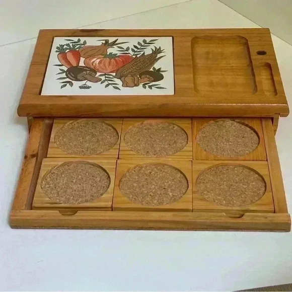 Vintage Goodwood Vegetable and Cheese board with tile insert - Picture 5 of 10